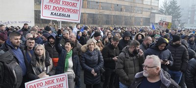 Privrednici protestovali ispred zgrade Vlade FBiH