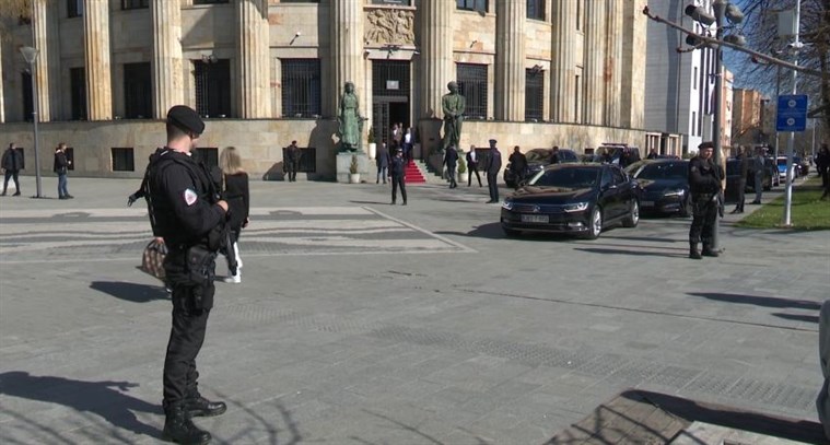 Duge cijevi ispred Palate nisu nešto što turisti vole da vide