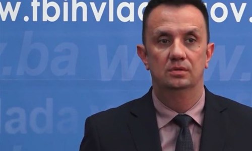 Lakić: U Cazinu i Tuzli nove fabrike namjenske industrije