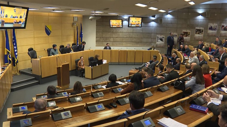 Usvojen Zakon o dugu, zaduživanju i garancijama
