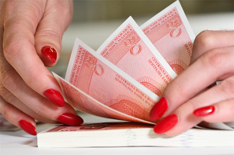 Profit banaka u BiH na polugodištu 450 miliona KM