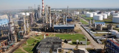 Rafinerija nafte  Brod: Izlaz iz gubitaka u reciklaži plastike?