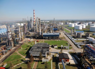 Rafinerija nafte  Brod: Izlaz iz gubitaka u reciklaži plastike?