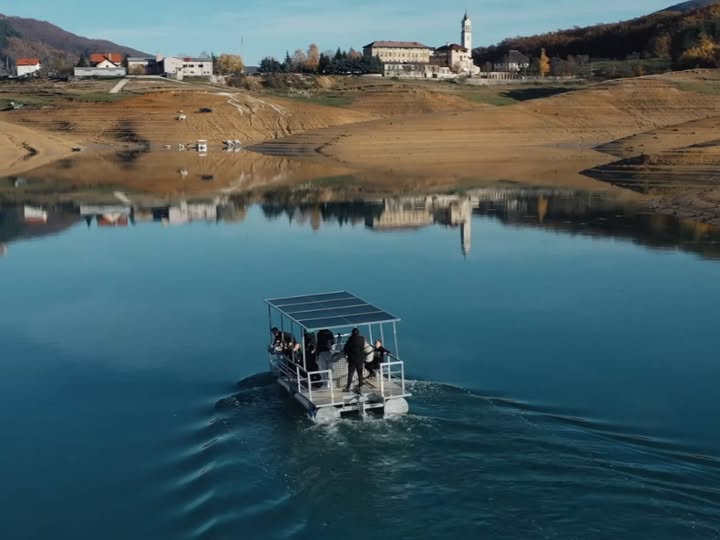 Električni splav na Ramskom jezeru