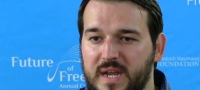 Kako ekonomski zakoni razotkrivaju političke mitove (ili "O prognozama")