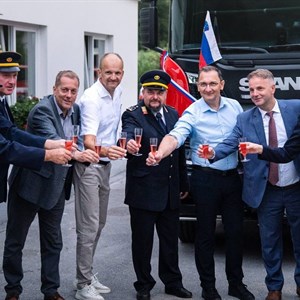 Vatrogasno vozilo proizvedeno u Živinicama isporučeno Sloveniji