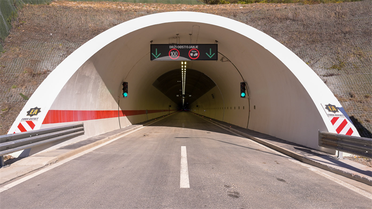 Završetkom dionice Zenica sjever - Golubinje dobijena autocesta u dužini od 125 kilometara