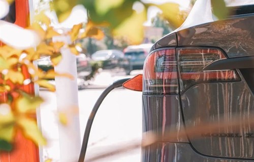 Skočio uvoz hibridnih automobila u BiH