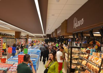 Ministar Šulić tvrdi: Trgovački lanci spustili cijene 15-30 posto