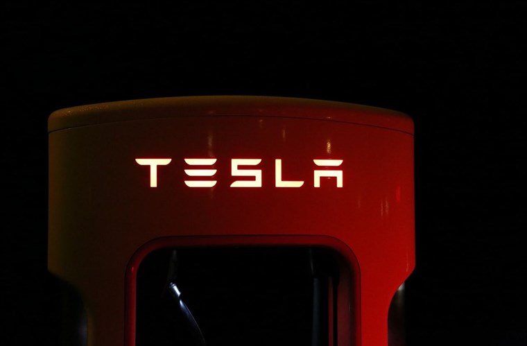 U bijeljinski Pass stigla mašina za Teslu