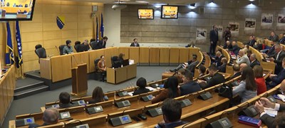 Usvojen Zakon o dugu, zaduživanju i garancijama