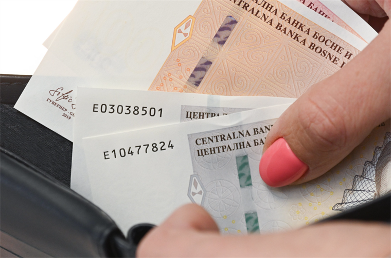 Doznake iz dijaspore u prvom kvartalu manje za 15,4 odsto