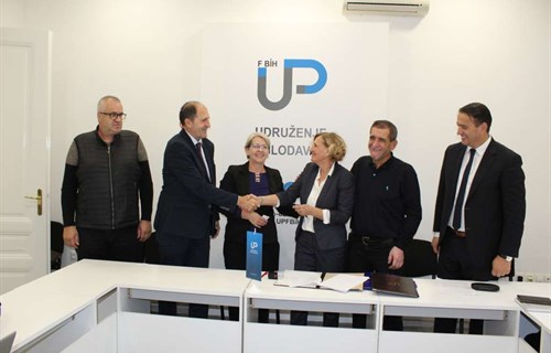 Veća primanja za radnike u tekstilnoj i kožarskoj industriji