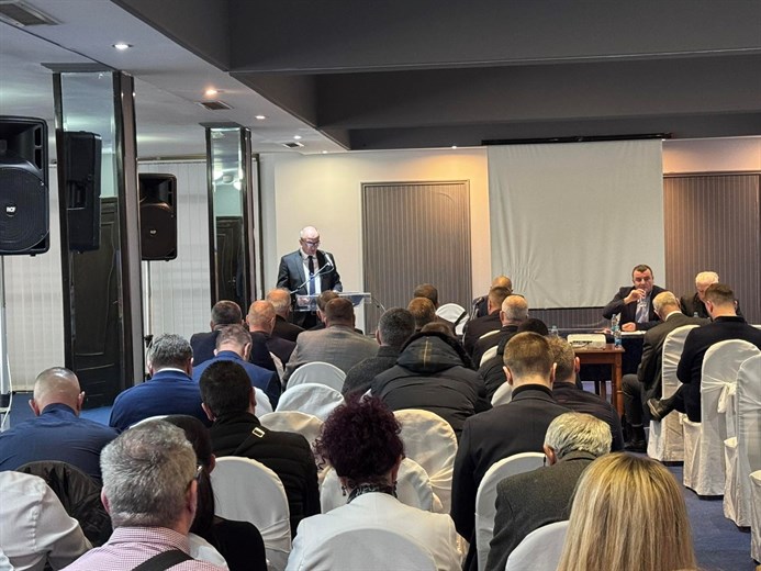 Privreda BiH godišnje trpi štetu od oko milijardu KM zbog dugih čekanja na granicama