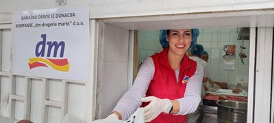 dm zaposlenici učestvovali u podjeli obroka u 27 narodnih kuhinja širom BiH