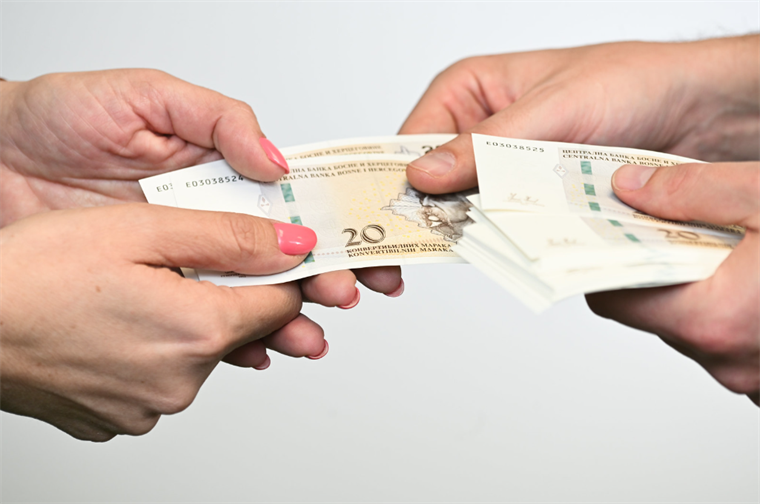 Skočile dnevnice za službena putovanja u FBiH, na potezu RS