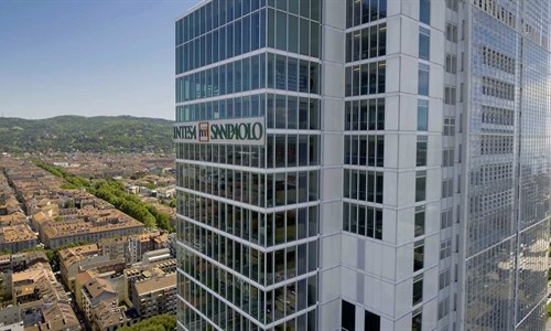 Intesa Sanpaolo ostvarila neto dobit od 9,3 milijarde eura u 2025,...