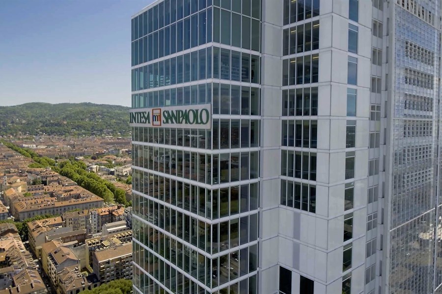 Intesa Sanpaolo ostvarila neto dobit od 9,3 milijarde eura u 2025,...