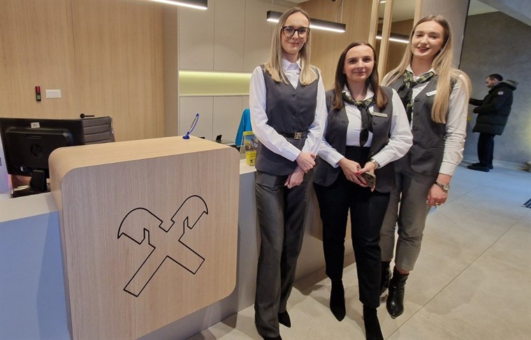 Poslovnica Raiffeisen banke u Banjaluci otvorila vrata u potpuno obnovljenom i modernom ambijentu