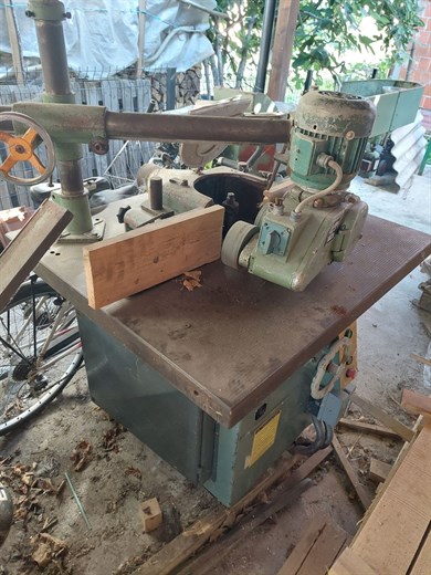 Druga prodaja u izvršnom postupku stonog frezora za obradu drveta