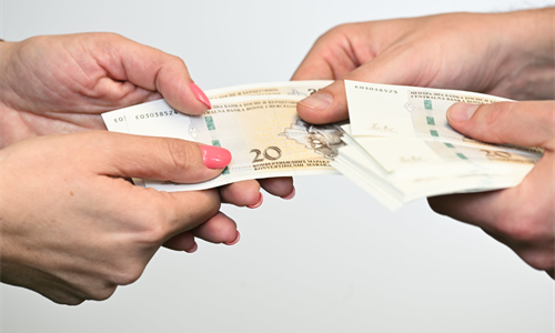 Prosječna plata u Federaciji BiH 1.671 KM