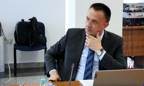 Ugovor ne sadrži naziv američke kompanije