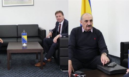 Hrnjić sa čelnicima AS Holdinga i Milkosa: Okrenuti se domaćoj proizvodnji