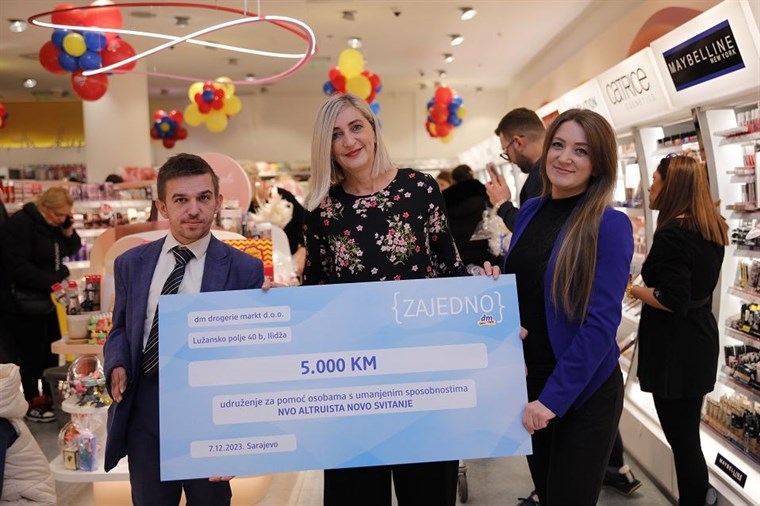 Otvorena preuređena dm prodavnica u TC Alta u Sarajevu