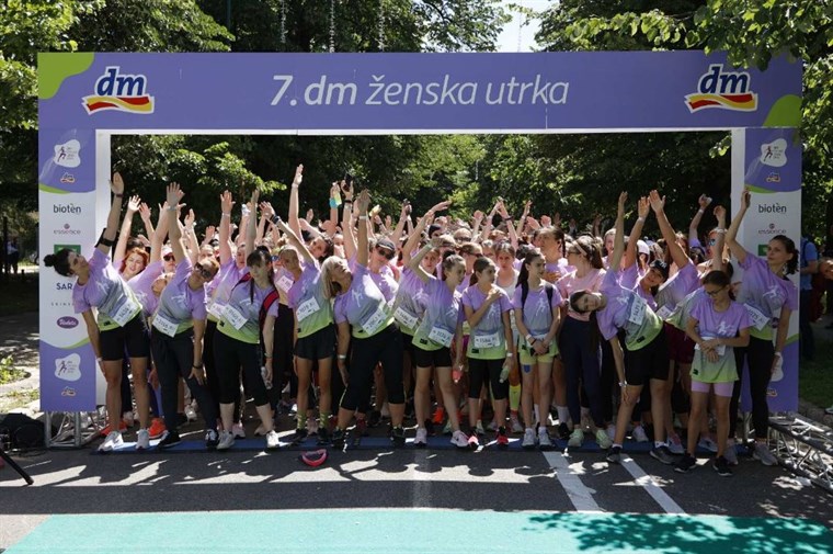 U znaku borbe protiv menstrualnog siromaštva: Gotovo 3.000 učesnica istrčalo 7. dm utrku